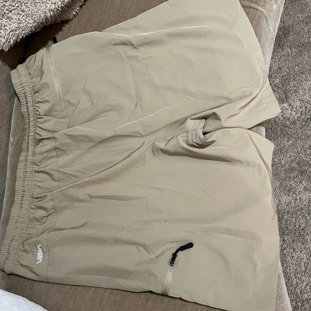 Wilson Men's Beige Athletic Shorts